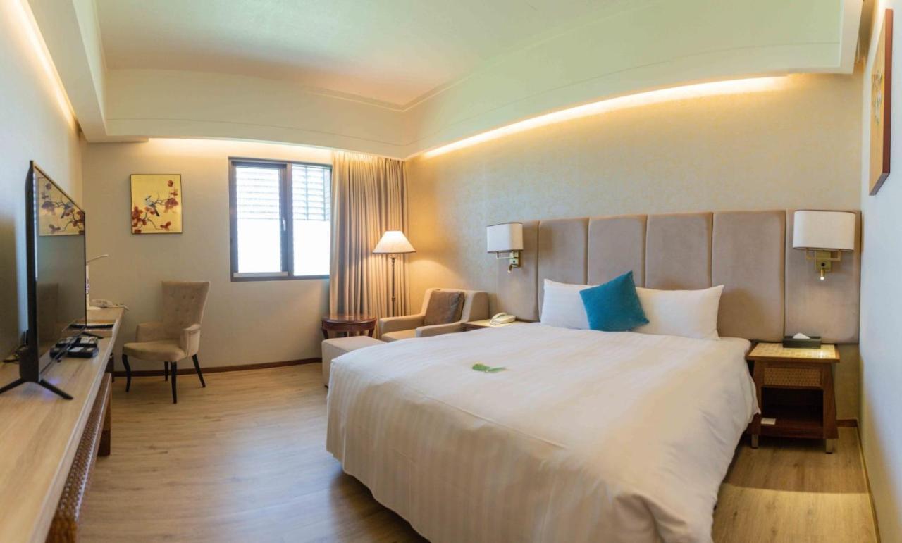 เจียฉิน การ์เดน โฮเทล Hotel ไถหนาน ภายนอก รูปภาพ