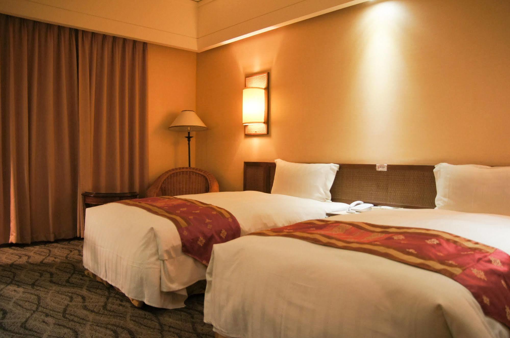 เจียฉิน การ์เดน โฮเทล Hotel ไถหนาน ภายนอก รูปภาพ