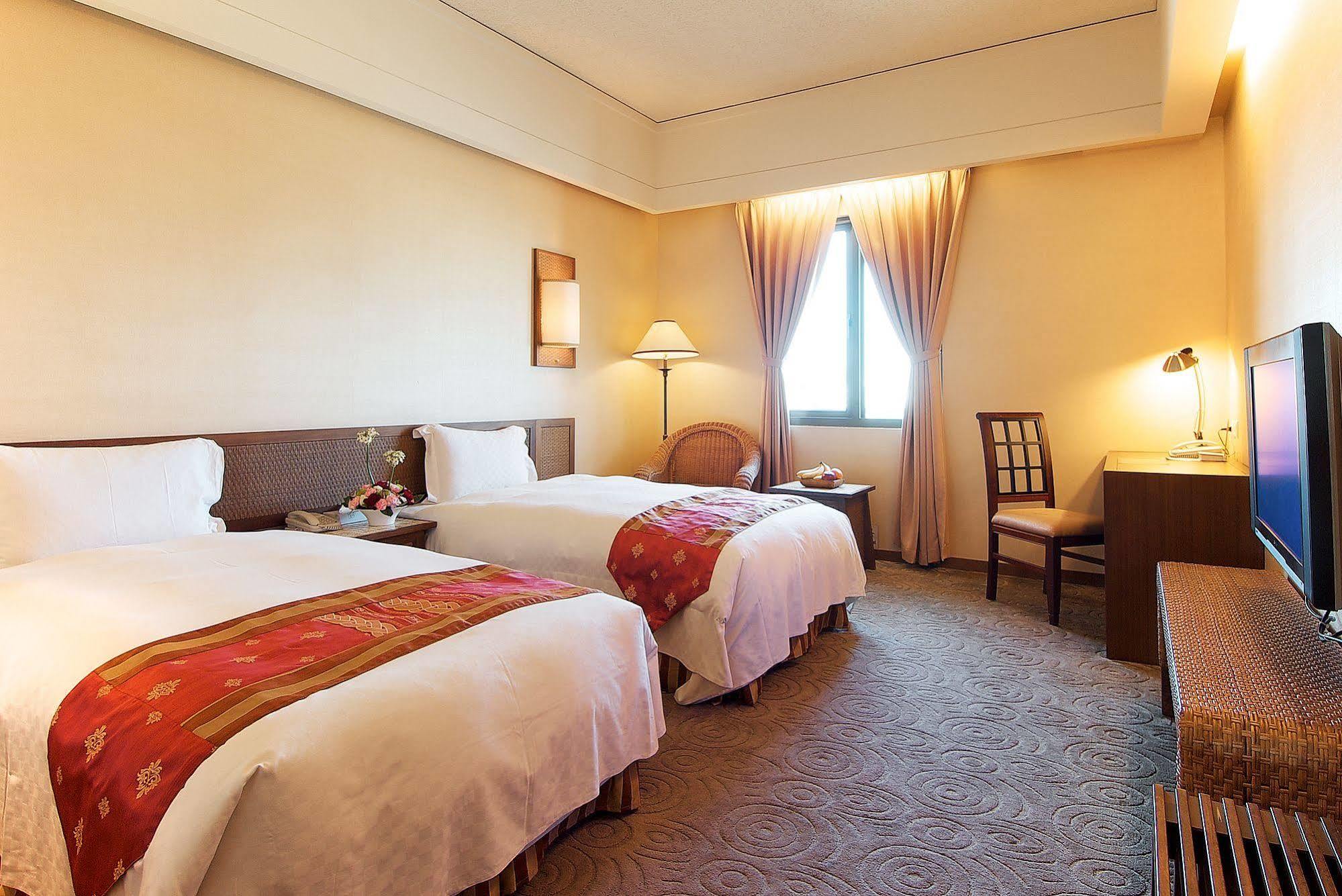 เจียฉิน การ์เดน โฮเทล Hotel ไถหนาน ภายนอก รูปภาพ