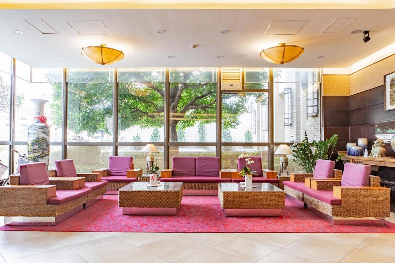เจียฉิน การ์เดน โฮเทล Hotel ไถหนาน ภายนอก รูปภาพ