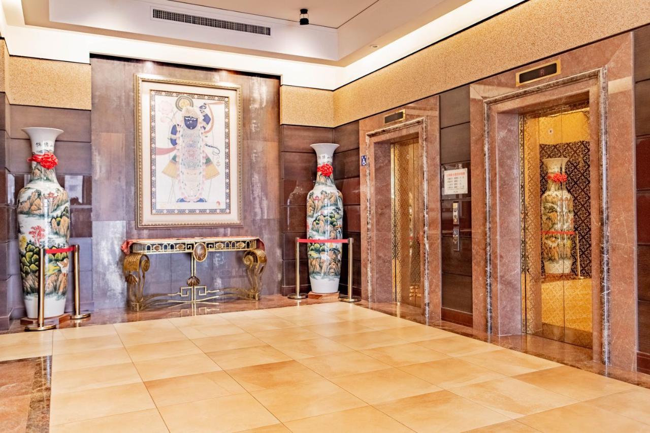 เจียฉิน การ์เดน โฮเทล Hotel ไถหนาน ภายนอก รูปภาพ